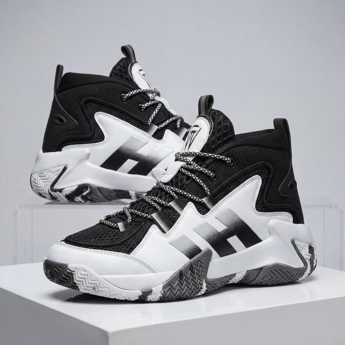 sportsmaster .Sneakers