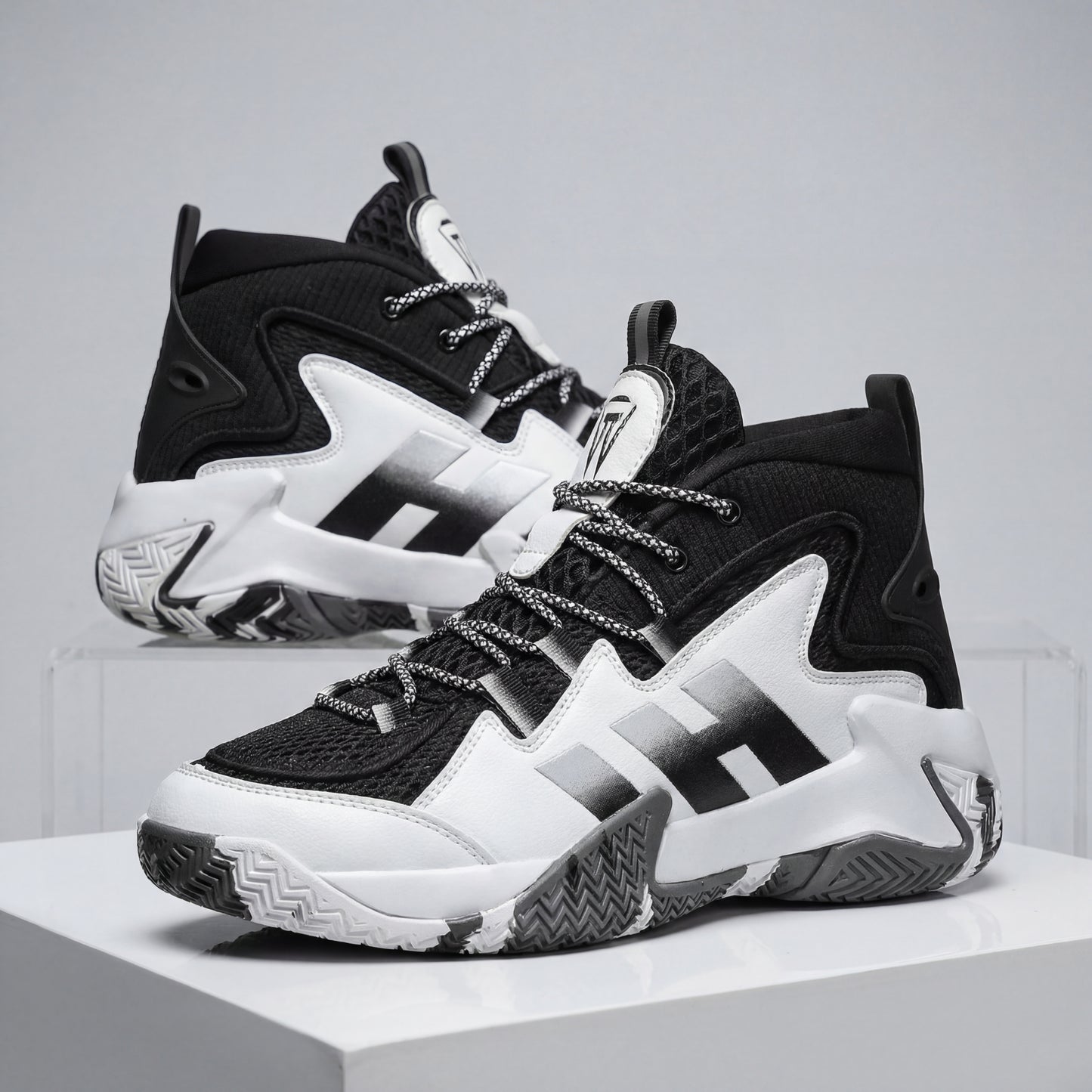 sportsmaster .Sneakers